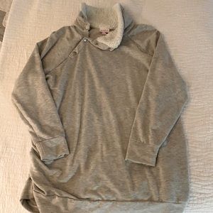 3/$20 Women’s Maternity Grey Soft Sweatshirt Size XXL Like New So Comfortable